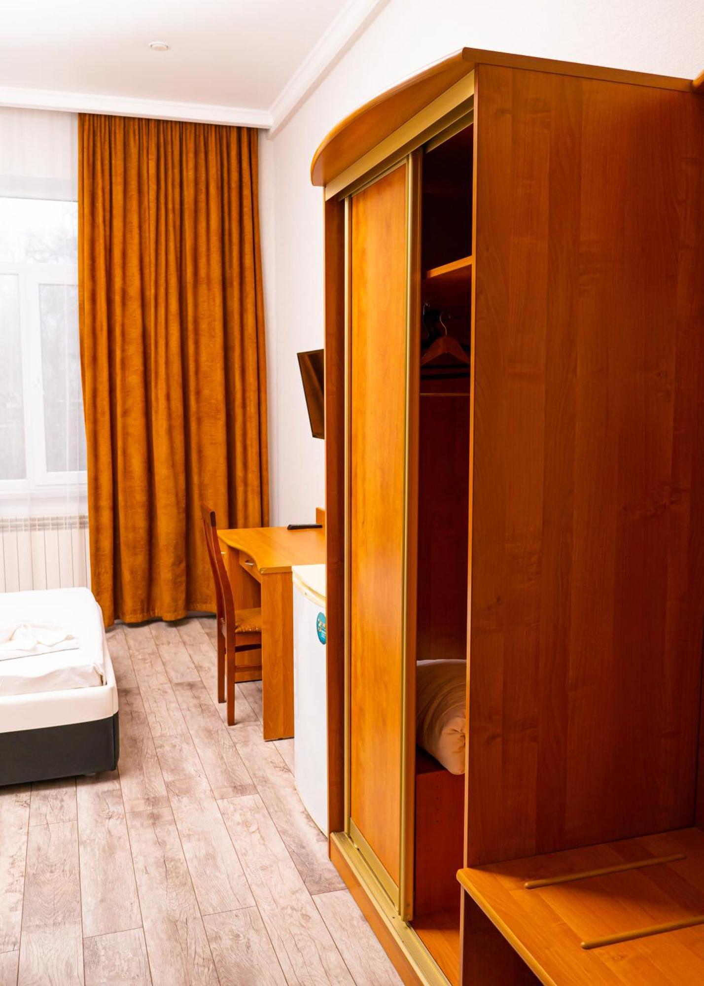 Victoria Palace Atyraū Екстериор снимка