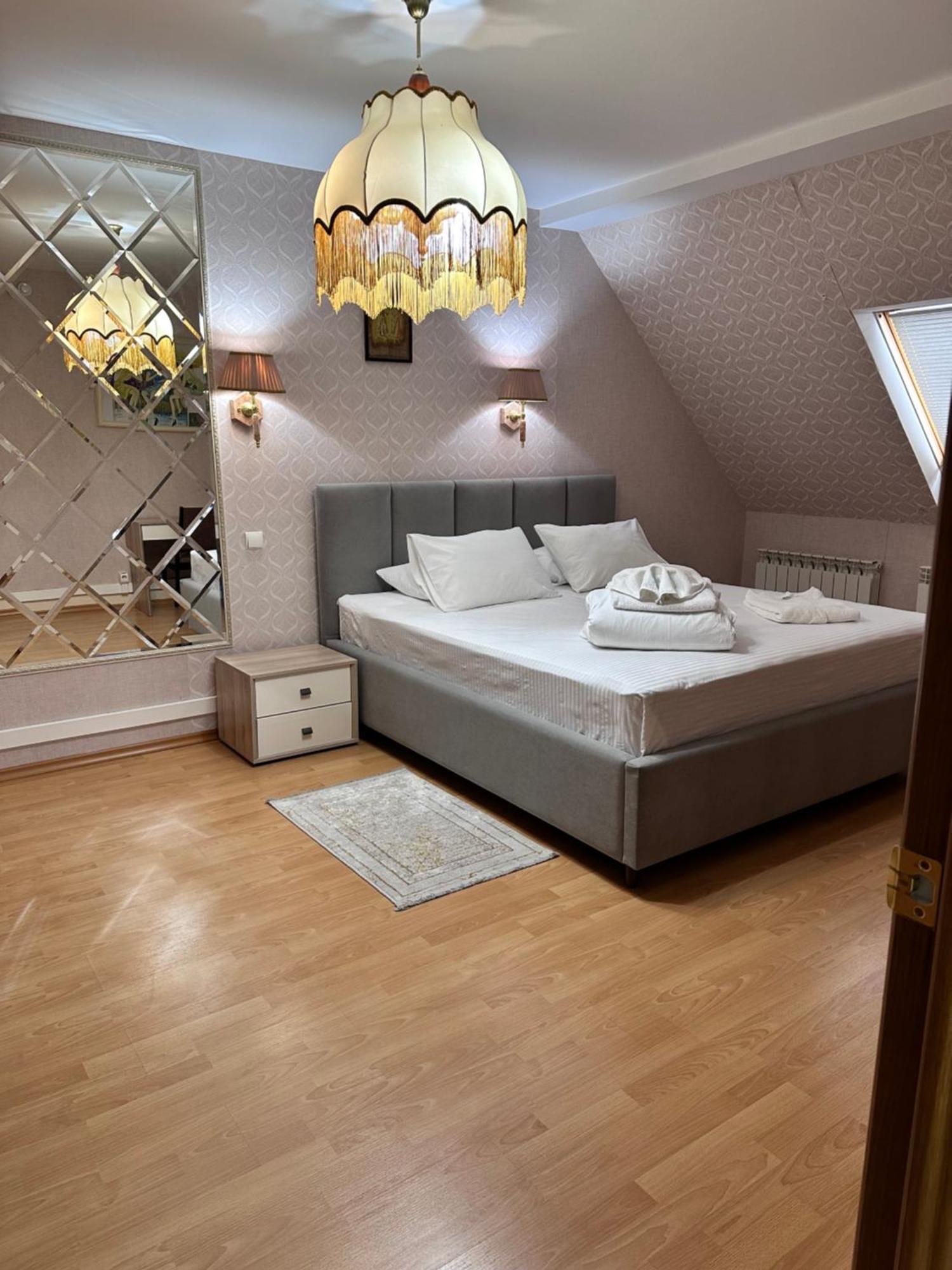 Victoria Palace Atyraū Екстериор снимка