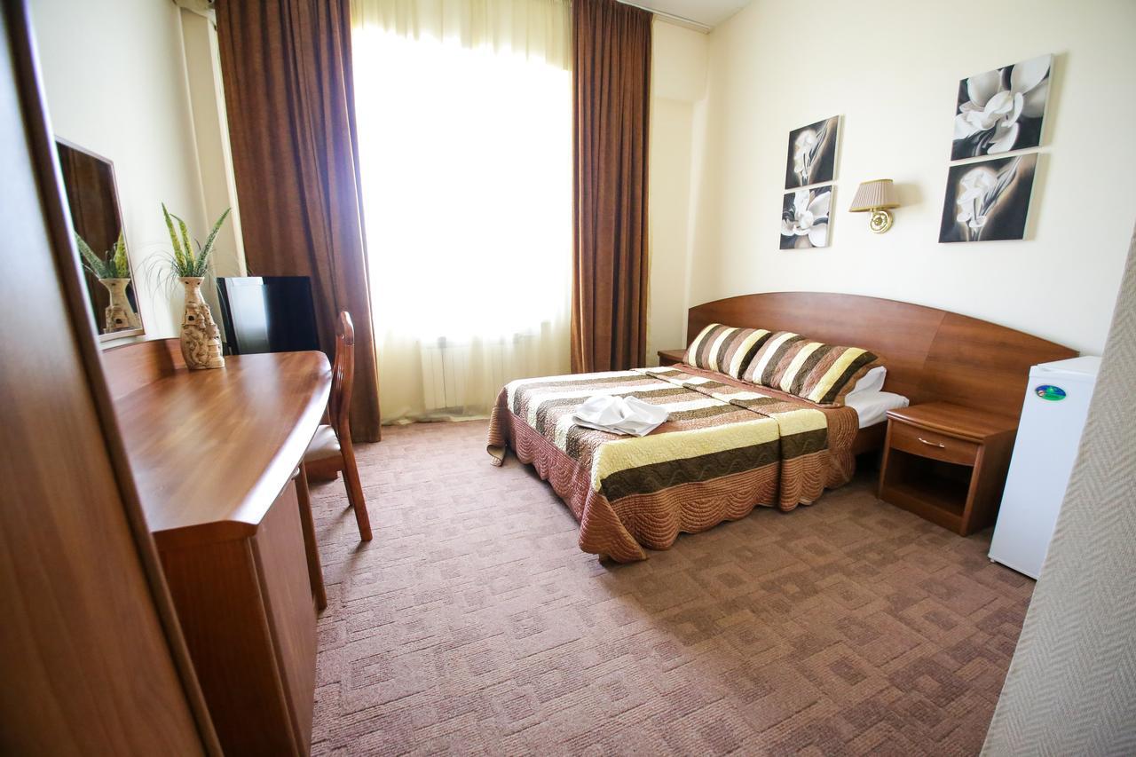 Victoria Palace Atyraū Екстериор снимка