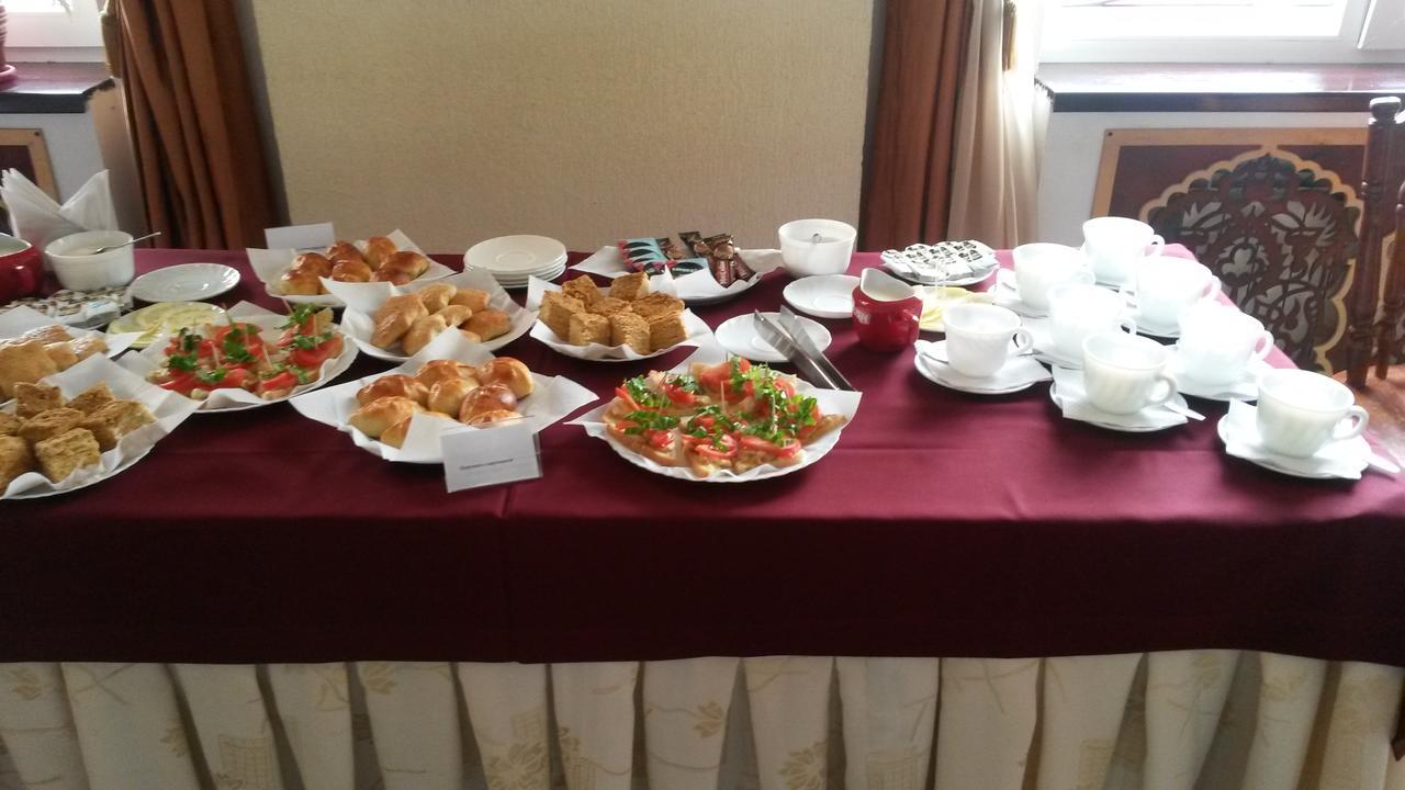 Victoria Palace Atyraū Екстериор снимка