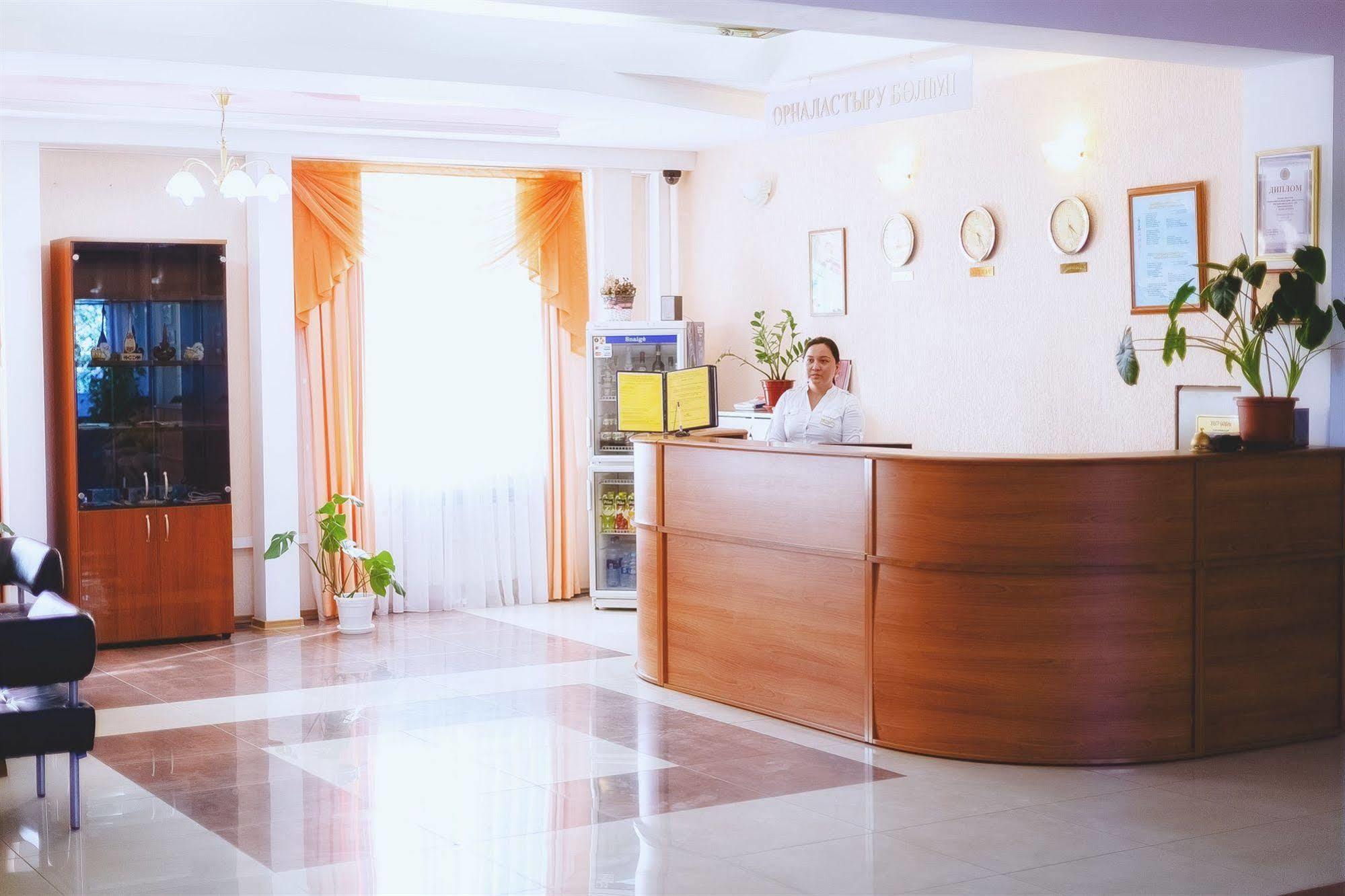 Victoria Palace Atyraū Екстериор снимка